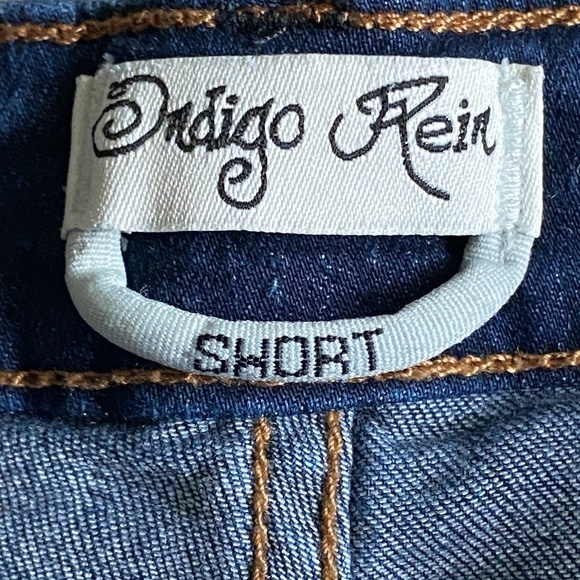 Indigo Rein‎ Distressed Denim Cuffed Shorts Sz. 5 - Picture 5 of 6